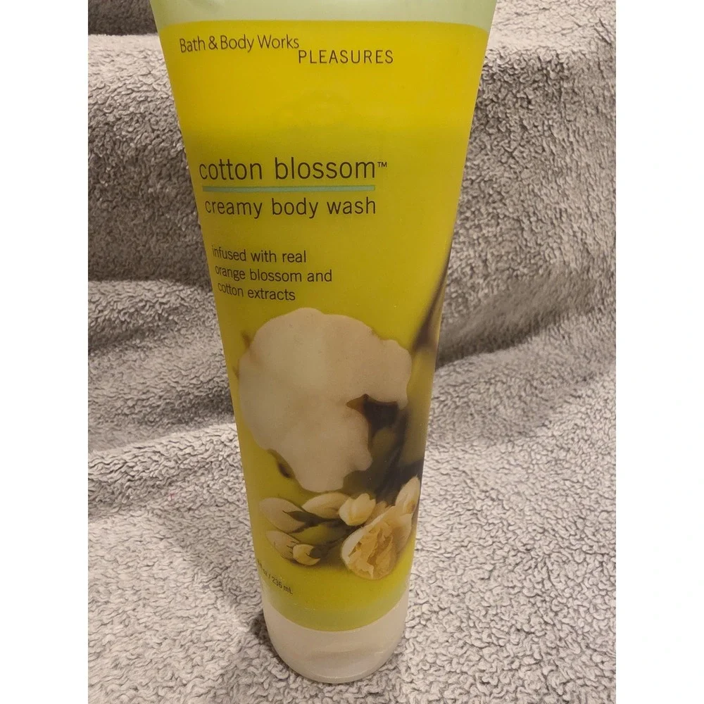Bath and Body Works Pleasures Cotton‎ Blossom Creamy Body Wash 8 oz bottle